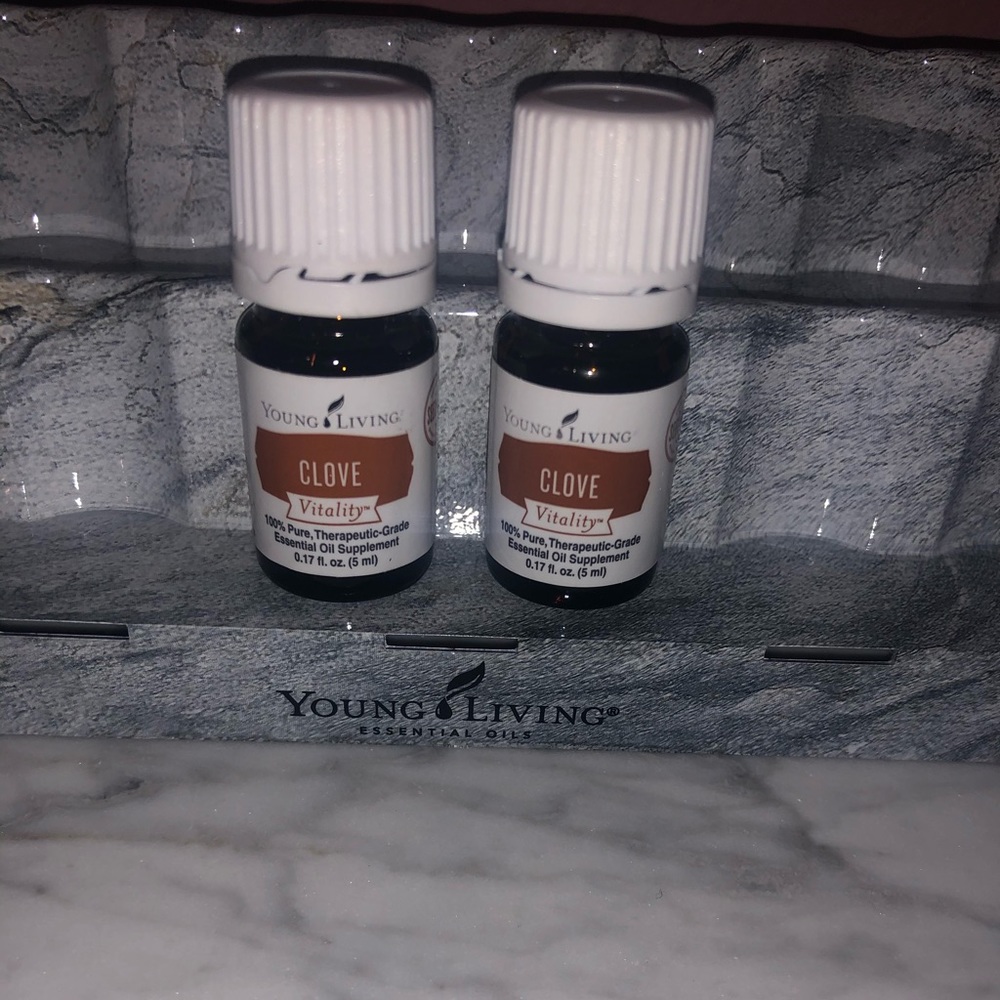 2 Clove Vitality Essential Oils